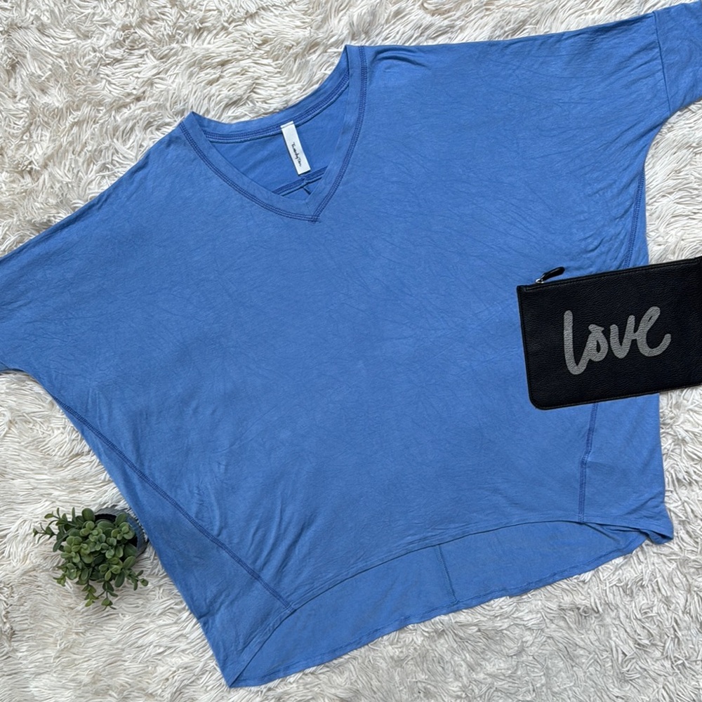 Twenty Ten Dolman V-Neck Tee 💗 Blue